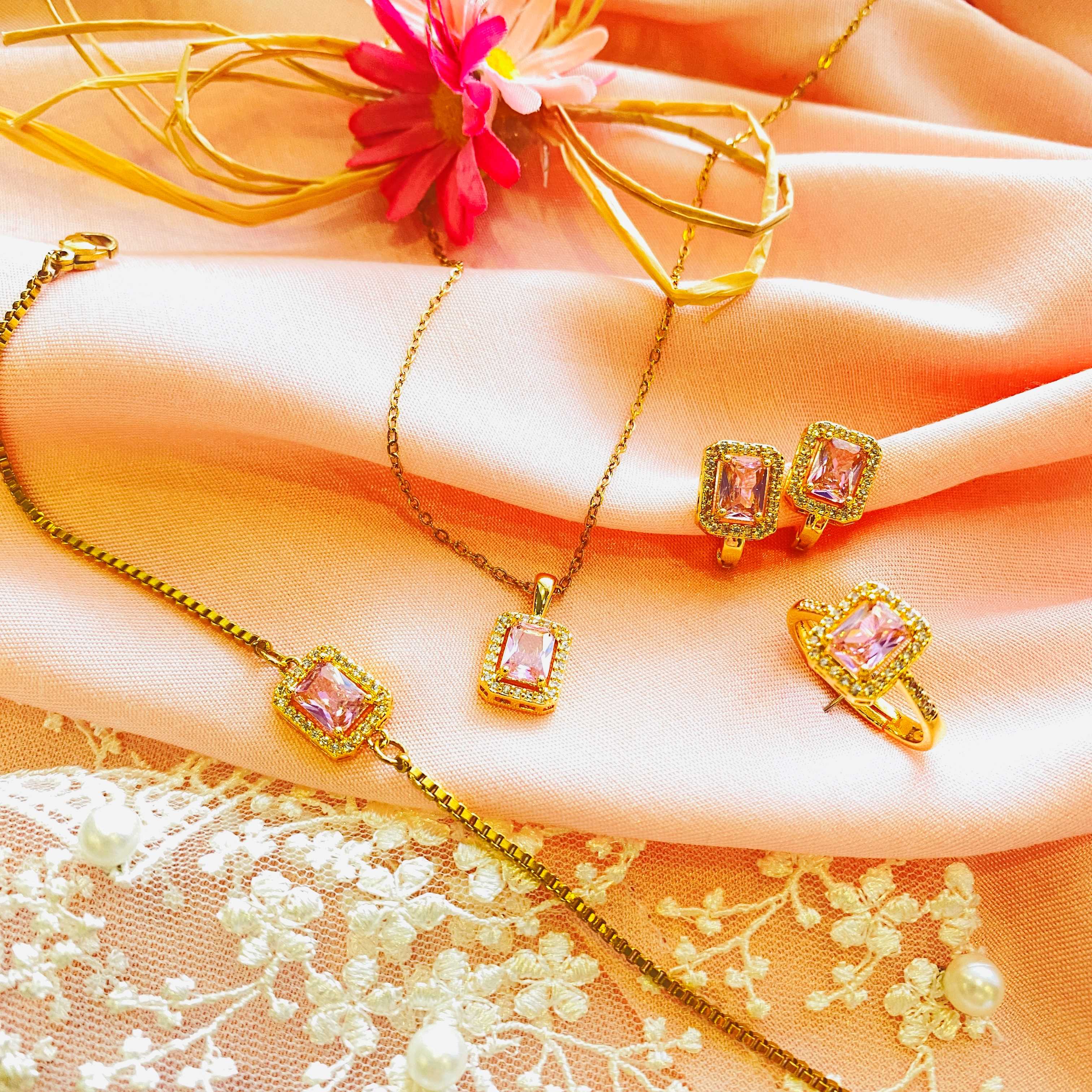 ALTIN KAPLAMA LEYAN BAGET SET PEMBE